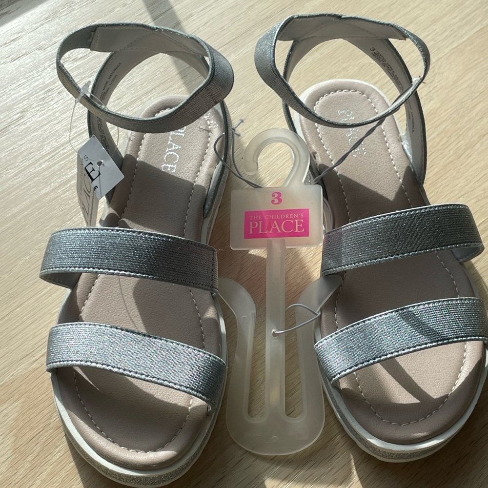 NWT Youth Size 3 (Y3) Silver Girls Elastic Platform Sandals
